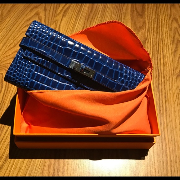 Ainifeel Handbags - Ainifeel Blue Croc pattern Leather Wallet